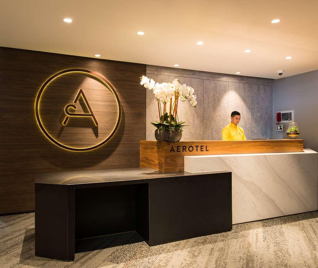 Aerotel London Heathrow Beltér fotó